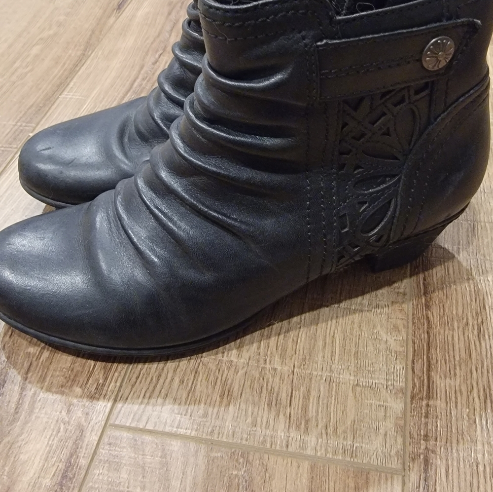 Leather booties